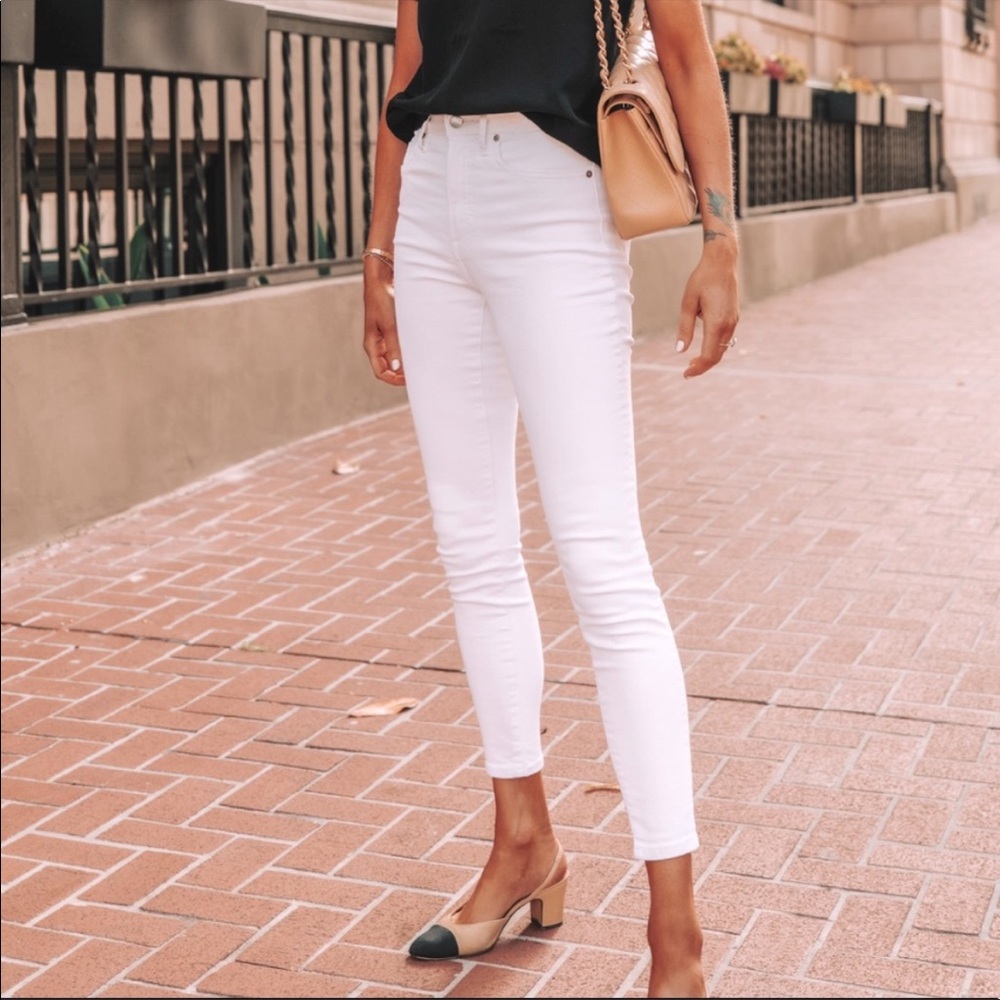 PILCRO Anthropologie White Jeans Cropped Stet Fit Size 27